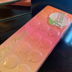 SWEET PEACH TOO FACED